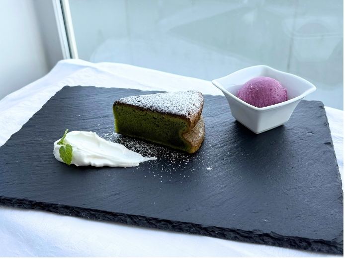 西尾の抹茶ケーキ